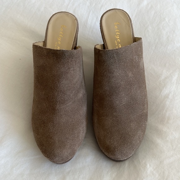 Bettye Muller New York suede platform clogs like new! Size 8.5 - Picture 4 of 10